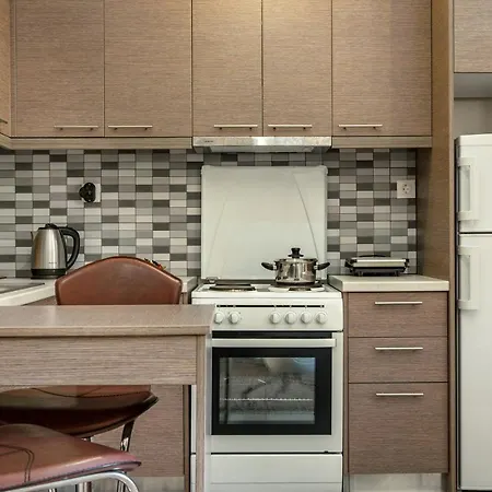 Port Apartment *
